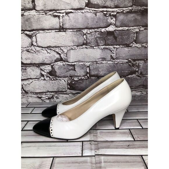 Evins Shoes - Vintage David Evins White Leather Black Cap Toe Heels Women’s Sz 7AA US/37.5EU